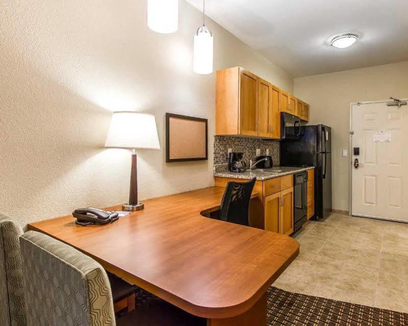 Mainstay Suites Stanley Exterior foto